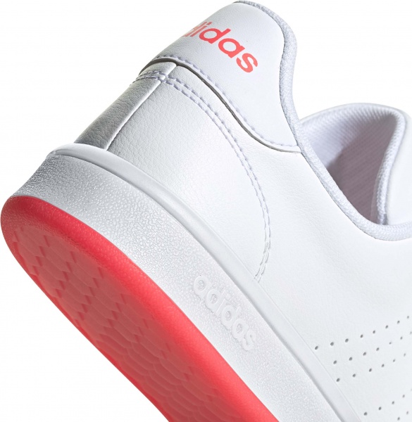 Кроссовки Adidas ADVANTAGE BASE FW0987 р.EUR 35,5 белый