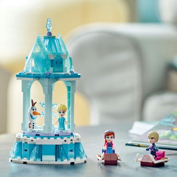 Конструктор LEGO Disney Чарівна карусель Анни й Ельзи 43218
