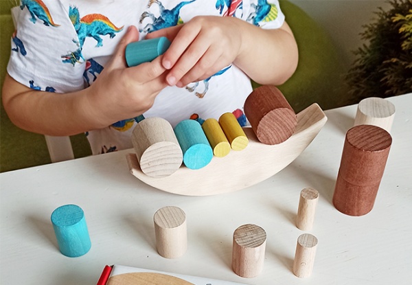 Игрушка развивающая Igroteco балансир луна 900422