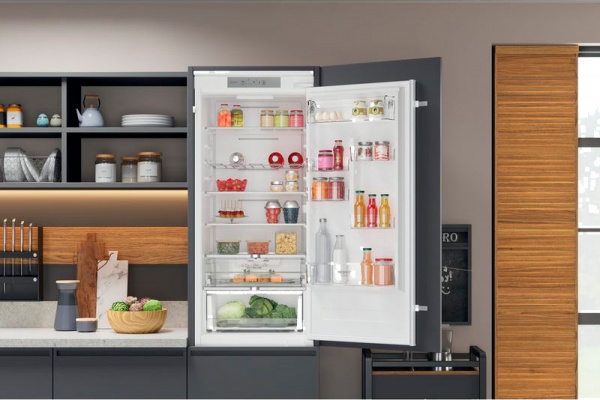 Встраиваемый холодильник Hotpoint Ariston HAC20 T321