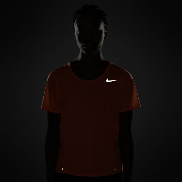 Футболка Nike W NK CITY SLEEK TOP SS CJ9444-854 р.L кораловий