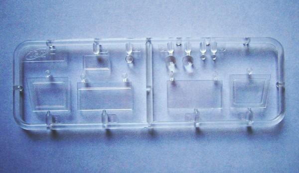 Сборная модель ICM немецкий грузовой автомобиль времен второй мировой войны Henschel 33 D1 (4823044402595) 1:35