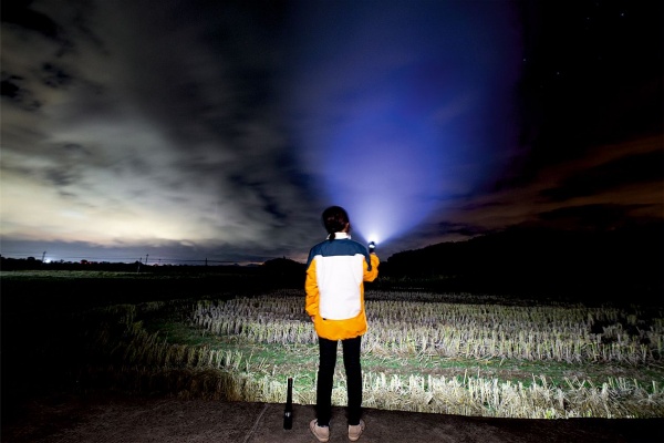 Ліхтар Quantum QM-FL1035 Perfect 5WLED zoom +3WCOB з функцією Power Bank Li-ion18650/2600mAh bох чорний