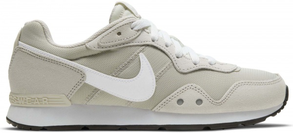Кроссовки Nike Nike Venture Runner CK2948-002 р.US 9,5 бежевый