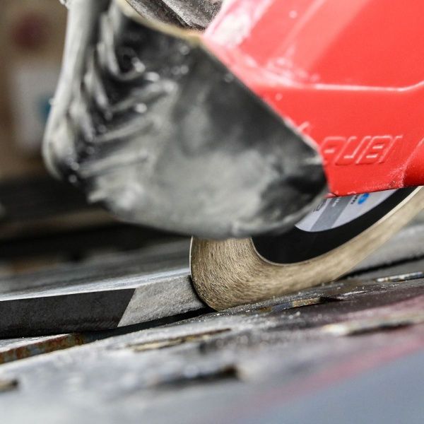 Диск алмазний відрізний Distar Edge 1A1R 200x1,4x25,4 кераміка, плитка, керамограніт 111 204 21 015