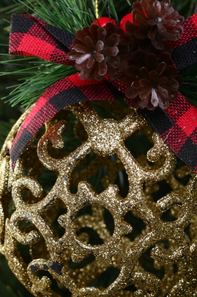 Куля новорічна з декором E09025G d 90 мм золотий