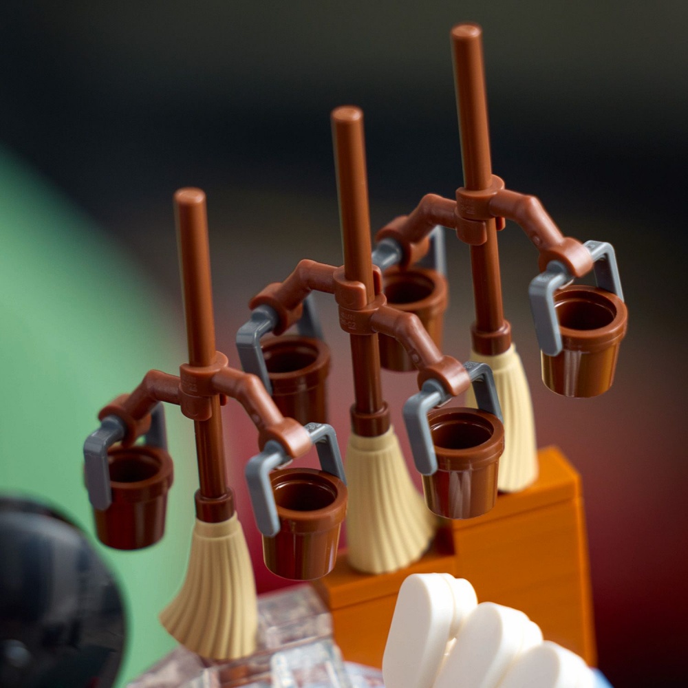 Конструктор LEGO Ideas Диснеевская магия 21352