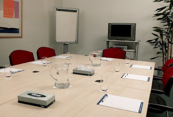 Серветки паперові у коробці Kleenex Standard 8835 100 шт.