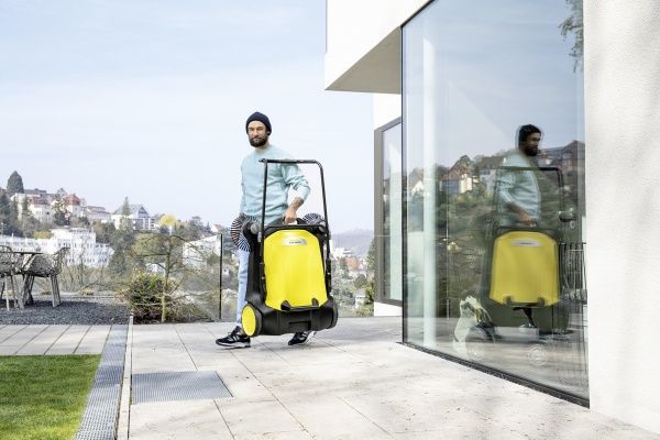 Підмітальна машина Karcher S 6 Twin 