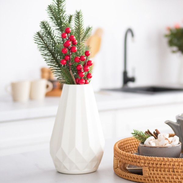 Ваза пластиковая MVM DH-FLOWERS-07 WHITE 20,5 см 