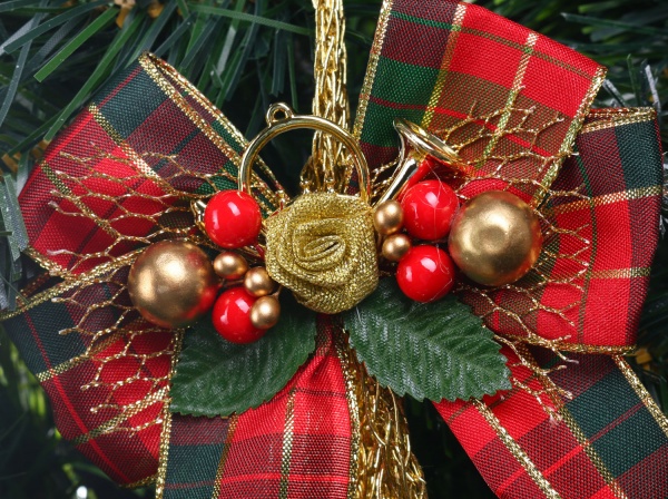 Подвеска декорированная Global Treasure бант с колокольчиками 30 см в ассортименте P2106048AB