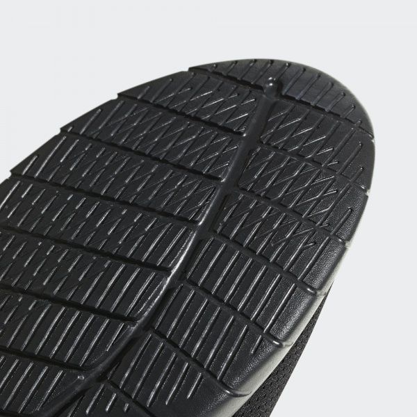 Кросівки Adidas ASWEERUN F36333 р.12,5 чорний