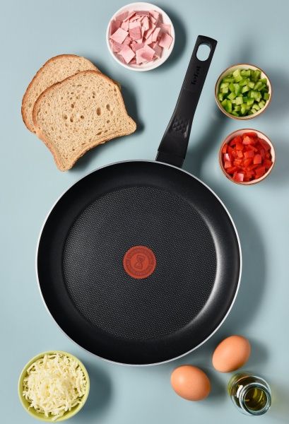 Сковорода 28 смSimply Clean B5670653 Tefal