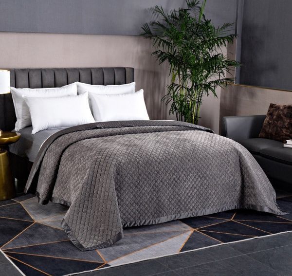 Покрывало Velvet Darby 240x260 см La Nuit тауп 