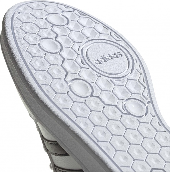 Кроссовки Adidas BREAKNET FX8724 р.UK 5,5 белый