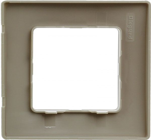 Рамка Legrand Etika универсальная светлая галька 672521