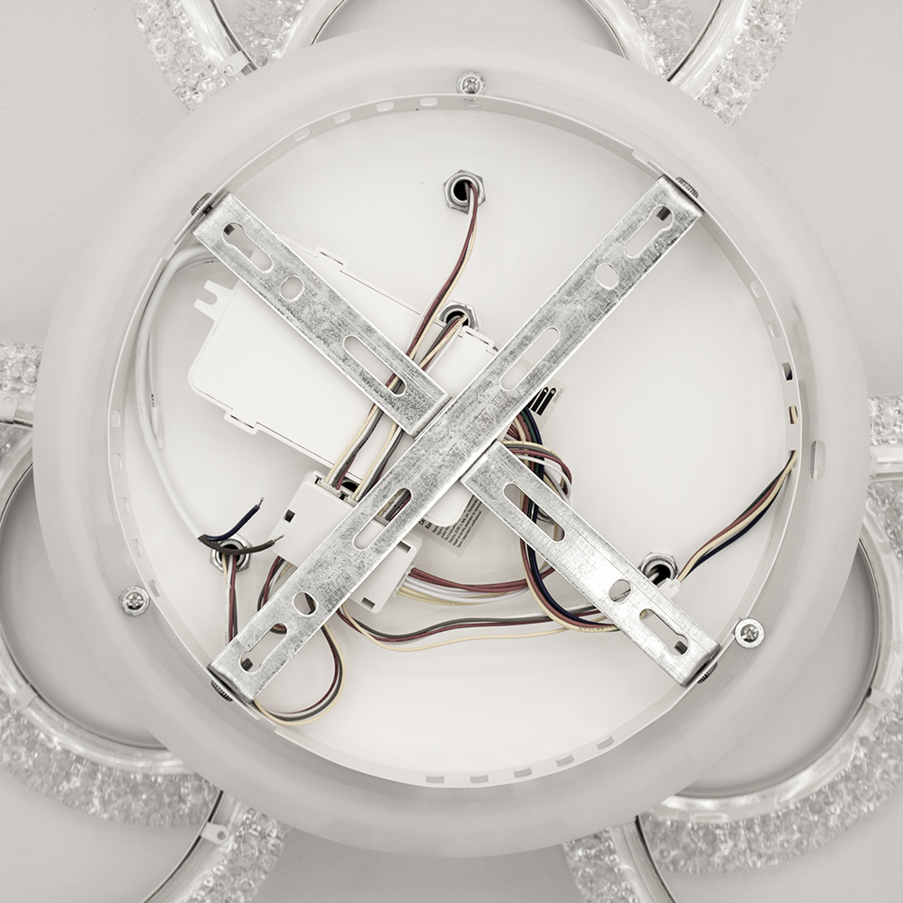 Люстра світлодіодна Luminaria Lily 7x90 Вт LED-модуль біла LILY RGB 90W 7R WHITE/ICE