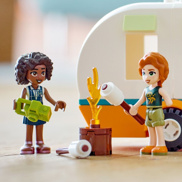 Конструктор LEGO Friends Відпустка на природі 41726