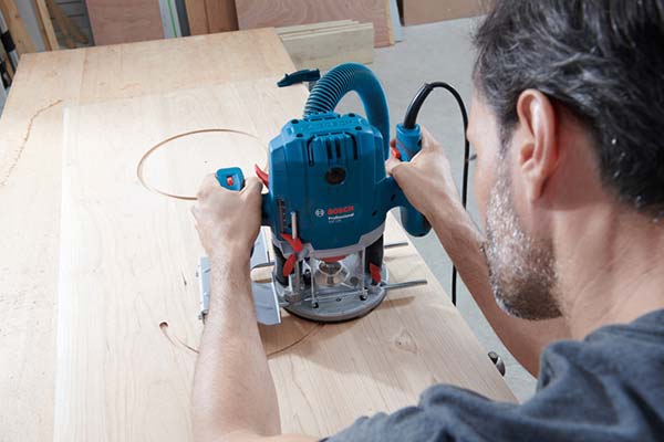 Фрезер Bosch Professional GOF 130 06016B7000