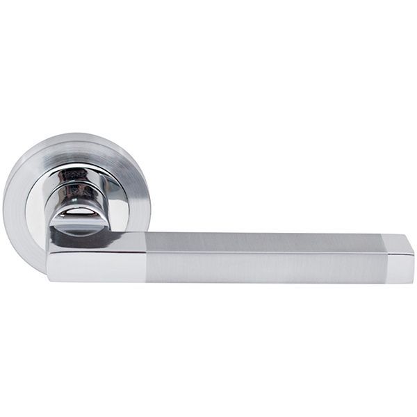 Ручка на розетці RDA Giza 5204 хром