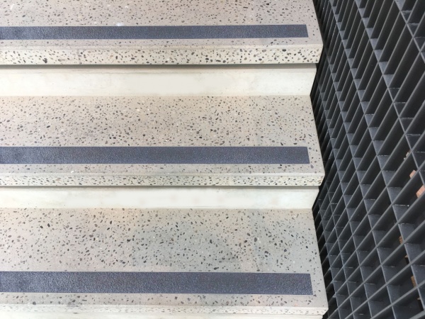 Накладка композитная плоская Tried Composites антискользящее покрытие 50x3x1000 мм серый 