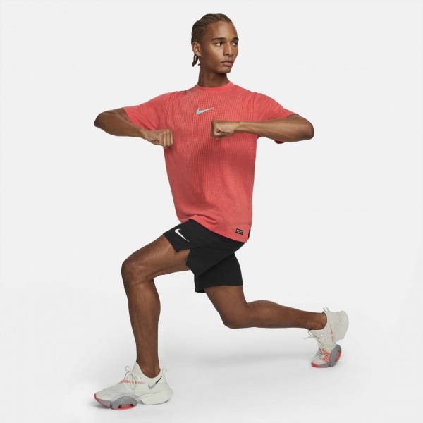 Футболка Nike M NP DFADV NPC TOP SS DD1703-634 р.S червоний