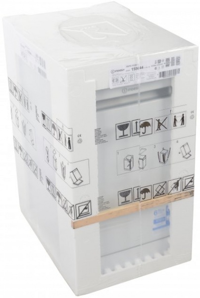 Посудомоечная машина Indesit DSFO3T224C