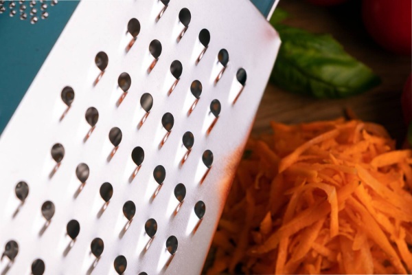 Терка четырехсторонняя с металлической ручкой 96х119 мм Gusto