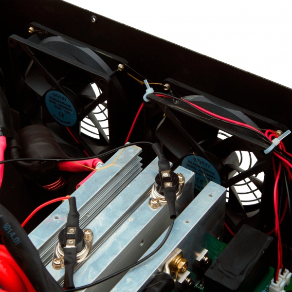 Источник бесперебойного питания (ИБП) LogicPower 10A/15A 4147