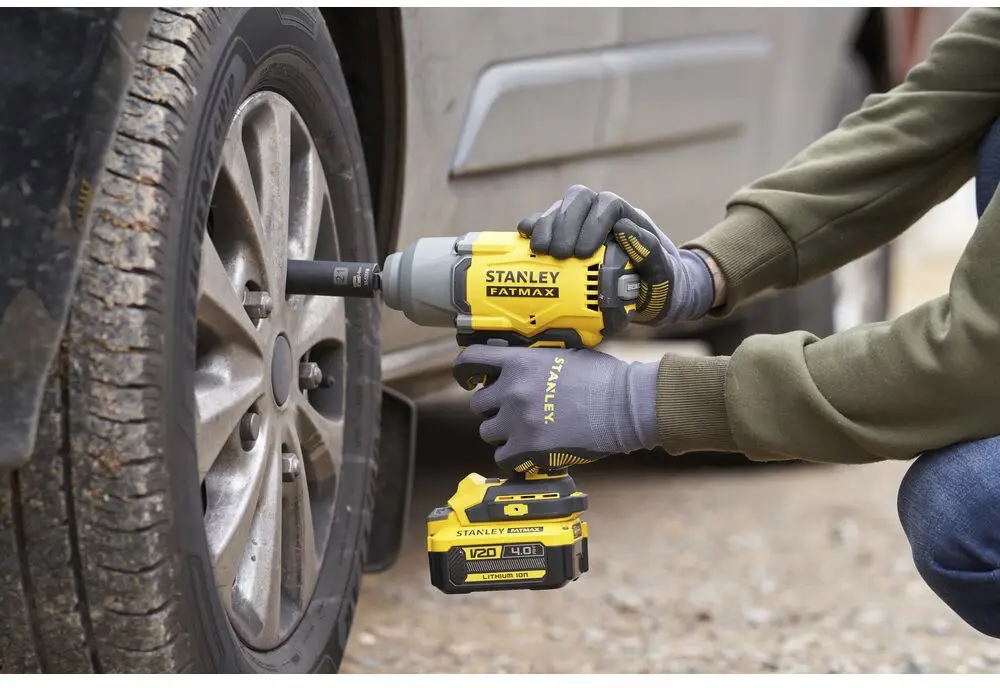 Гайковерт ударний акумуляторний Stanley FatMax SFMCF940M1