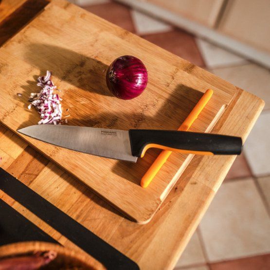 Нож шеф-повара Fiskars FF 1057535