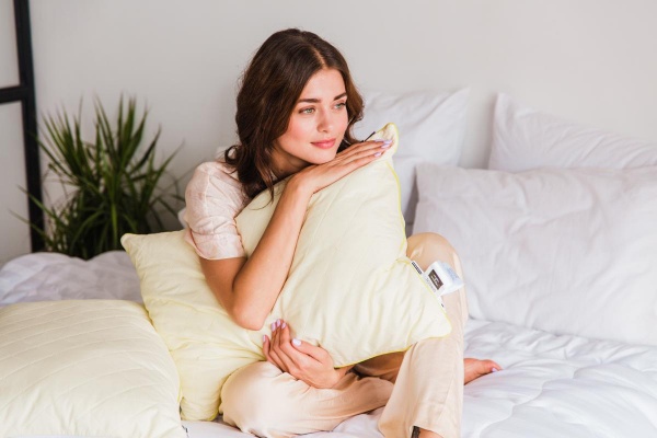 Подушка шелковая 1255 Carmela Silk Kapok высокая 60х60 см (2200001519114) MirSon 60x60 бежевый