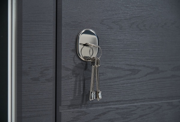 Двері вхідні Міністерство дверей КС (квартира) грифель горизонт / пломбір горизонт 2050x960 мм праві