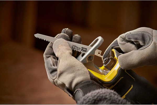 Пила шабельна Stanley FatMax SFMCS310B