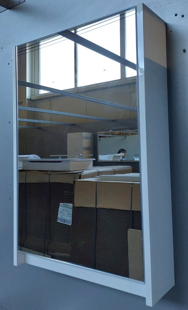 Дзеркальна шафа ЮВЕНТА