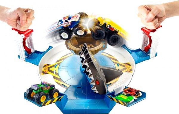 Трек Hot Wheels Небезпечне протистояння серії Monster Trucks FYK14
