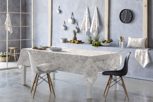 Скатерть Iria 150x150 см белый Guy Laroche 