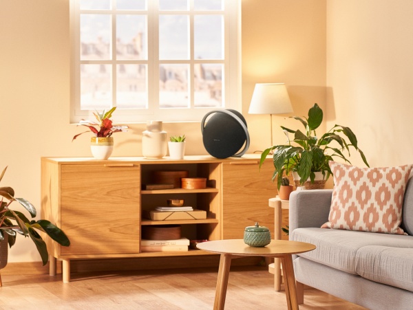 Портативная колонка Harman Kardon Onyx Studio 8 2.1 black 