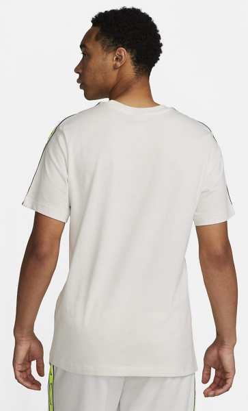Футболка Nike M NSW REPEAT SW SS TEE DX2032-122 р.M бежевий