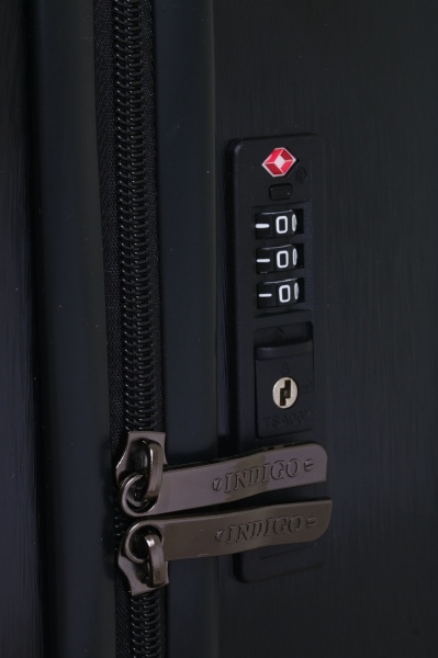 Чемодан 98 л черный LS22300 69х49х29 ABS 