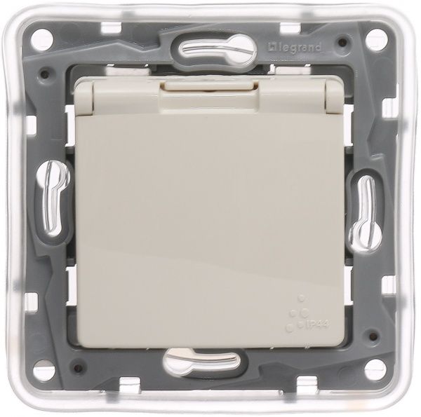 Розетка із заземленням Legrand Etika зі шторками з кришкою слонова кістка 672332