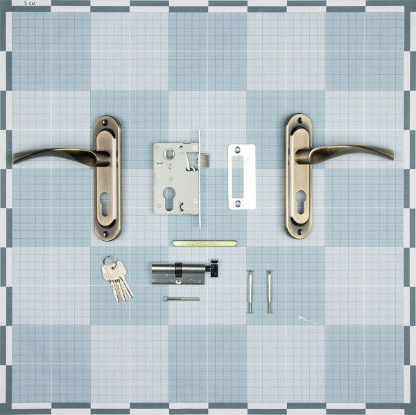 Ручка на планке Bruno + замок 1250/40 PZ 50 мм бронзовый