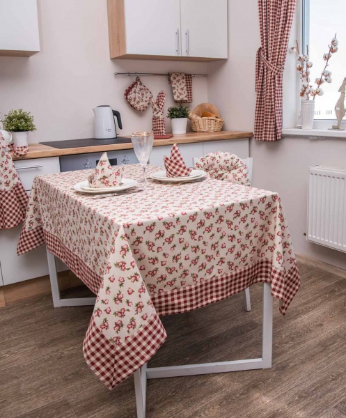 Скатерть Lucy Бордовый цветок 133x180 см бордовый La Nuit 