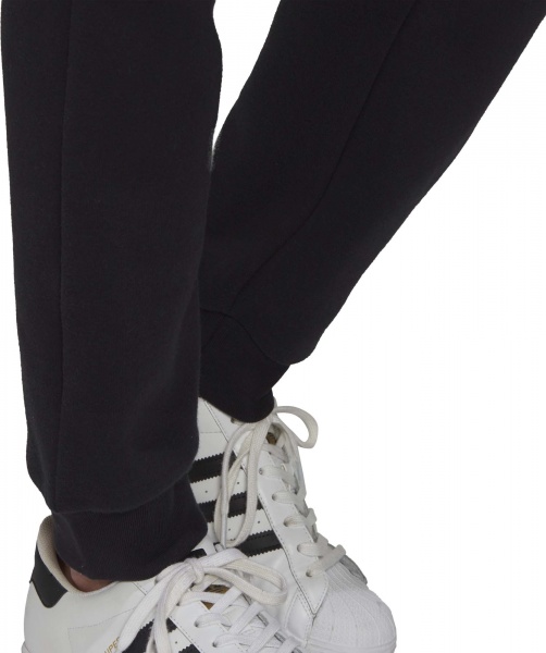 Брюки Adidas ESSENTIALS PANT H34657 р. L черный