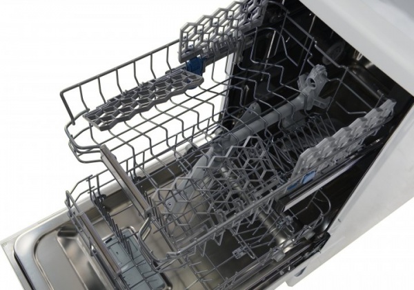 Посудомоечная машина Indesit DSFO3T224C