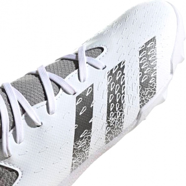 Сороконожки Adidas PREDATOR FREAK .3 TF J FY6312 р.EUR 33,5 белый