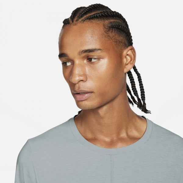 Футболка Nike M NK DF TOP SS YOGA BV4034-079 р.S сірий