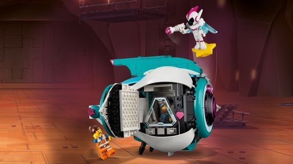 Конструктор LEGO Movie Сес-Терский звездолет Любки Хаос! 70830