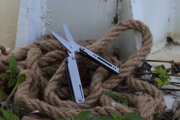 Мультитул Roxon со сменными битами, серый M3