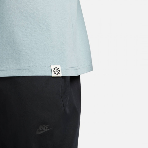 Футболка Nike M NSW SUST GRAPHIC TEE 2 DN5137-041 р.XL темно-сірий